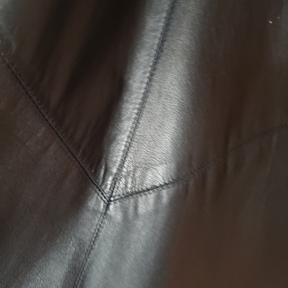 Leather skirt. WAIST - Picture 5 of 9